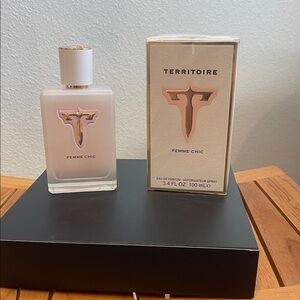 Femme Chic Perfume - Elegant White and Gold